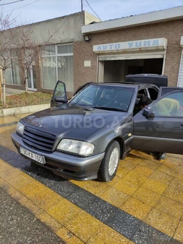 Mercedes C 200 1999, 358,000 km - 2.0 л - Quba