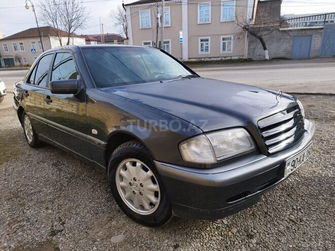 Mercedes C 200 1999, 358,000 km - 2.0 л - Quba