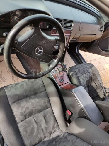 Mercedes C 200 1999, 358,000 km - 2.0 л - Quba