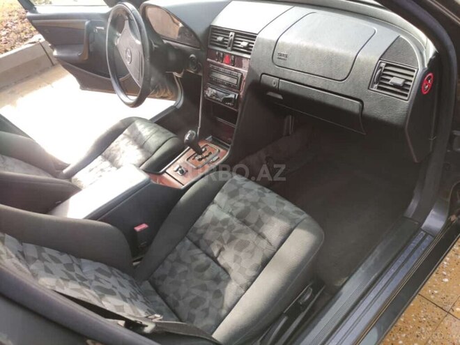 Mercedes C 200 1999, 358,000 km - 2.0 л - Quba