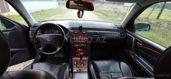 Mercedes E 280 1999, 310,000 km - 2.8 l - Cəlilabad