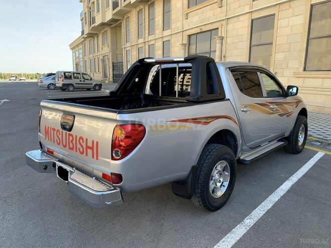 Mitsubishi L200 2013, 193,654 km - 2.5 l - Xırdalan