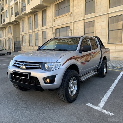 Mitsubishi L200 2013, 193,654 km - 2.5 l - Xırdalan
