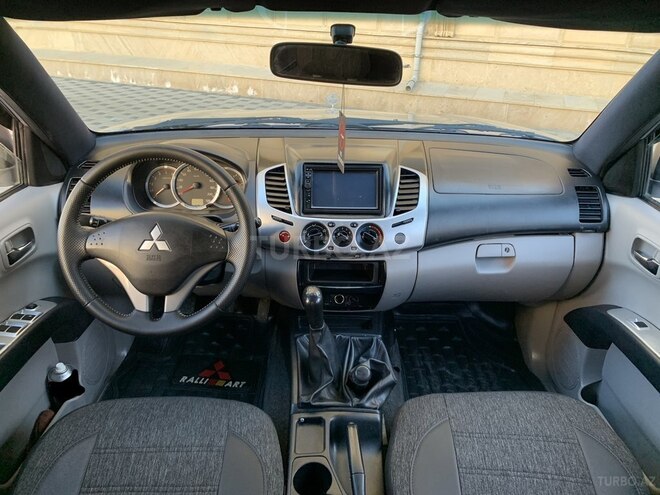 Mitsubishi L200 2013, 193,654 km - 2.5 l - Xırdalan