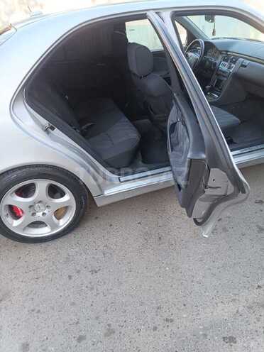 Mercedes E 270 2000, 370,000 km - 2.7 l - Bakı
