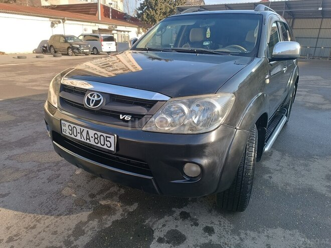 Toyota Fortuner 2005, 277,000 km - 4.0 l - Bakı