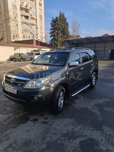 Toyota Fortuner 2005, 277,000 km - 4.0 l - Bakı