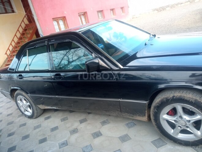 Mercedes 190 1991, 280,000 km - 2.0 л - Qazax