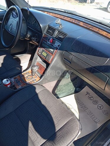 Mercedes C 240 1999, 162,000 km - 2.4 л - Yevlax
