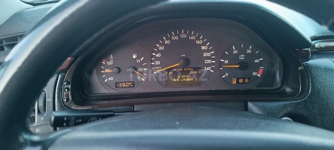 Mercedes E 220 1999, 445,000 km - 2.2 л - Gəncə