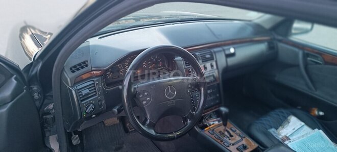 Mercedes E 220 1999, 445,000 km - 2.2 л - Gəncə
