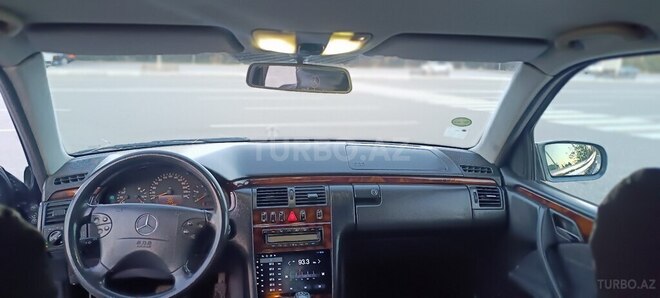 Mercedes E 220 1999, 445,000 km - 2.2 л - Gəncə