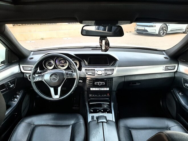 Mercedes E 220 2013, 205,207 km - 2.2 л - Bakı