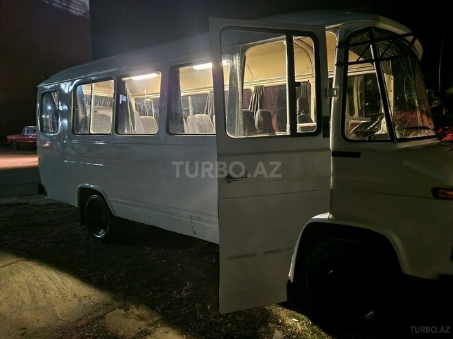 Mercedes 410 D 1990, 300,000 km - 3.0 l - Zaqatala