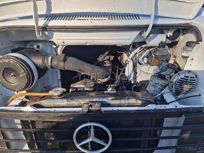 Mercedes 410 D 1990, 300,000 km - 3.0 l - Zaqatala