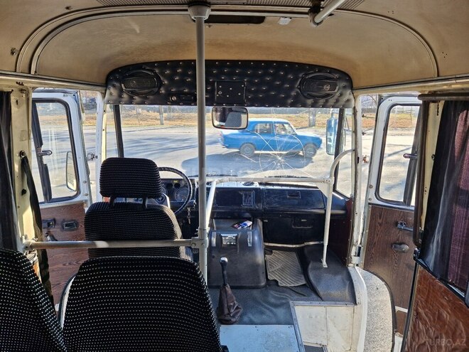 Mercedes 410 D 1990, 300,000 km - 3.0 l - Zaqatala