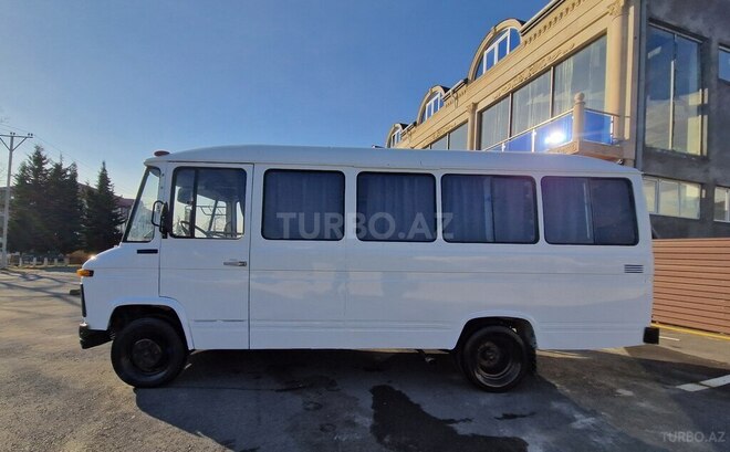Mercedes 410 D 1990, 300,000 km - 3.0 l - Zaqatala