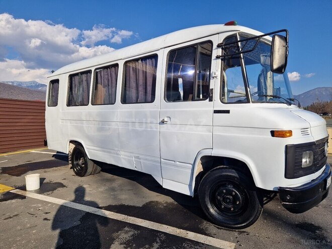 Mercedes 410 D 1990, 300,000 km - 3.0 l - Zaqatala