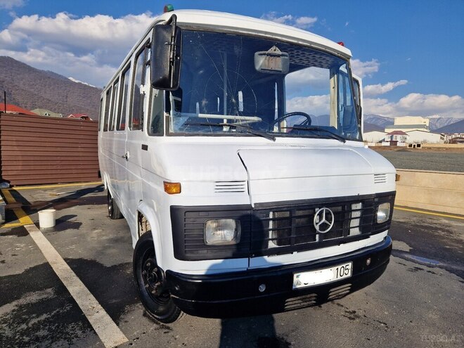 Mercedes 410 D 1990, 300,000 km - 3.0 l - Zaqatala