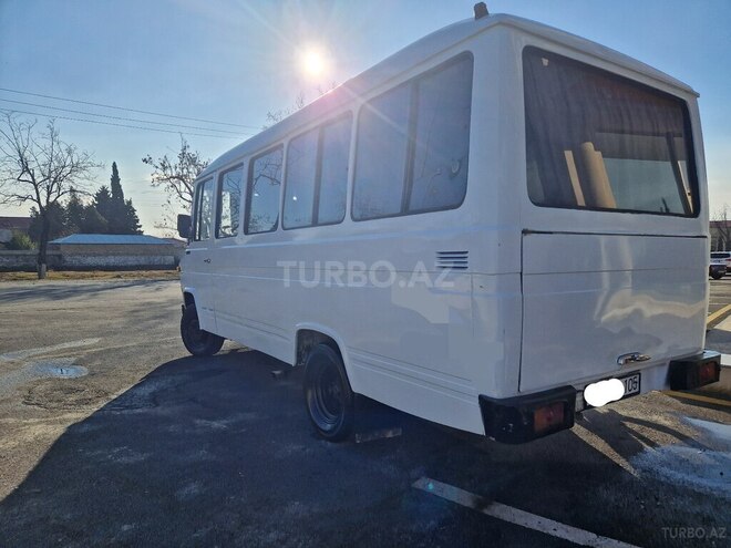 Mercedes 410 D 1990, 300,000 km - 3.0 l - Zaqatala