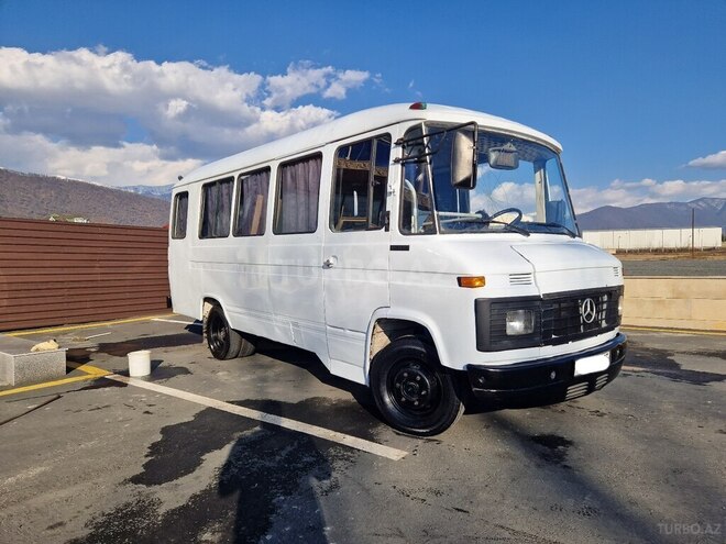 Mercedes 410 D 1990, 300,000 km - 3.0 l - Zaqatala