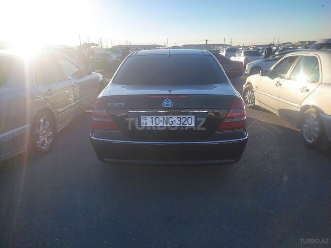 Mercedes E 320 2002, 297,000 km - 3.2 l - Quba