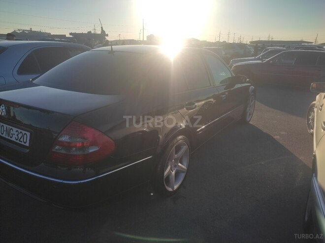 Mercedes E 320 2002, 297,000 km - 3.2 l - Quba
