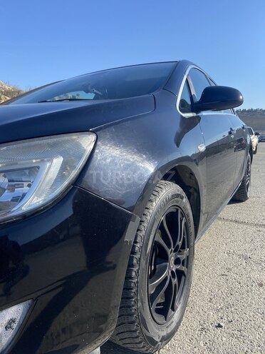 Opel Astra 2011, 180,000 km - 1.4 l - Bakı