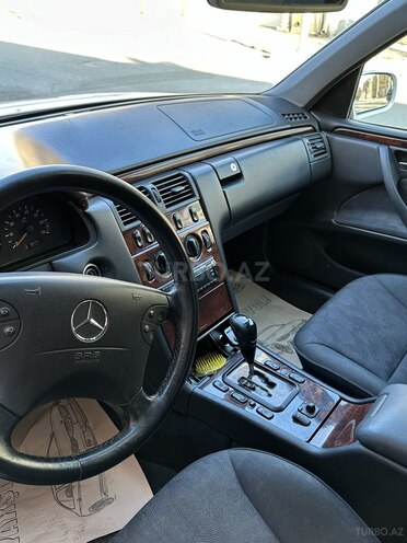 Mercedes E 200 2000, 250,000 km - 2.0 l - Gəncə