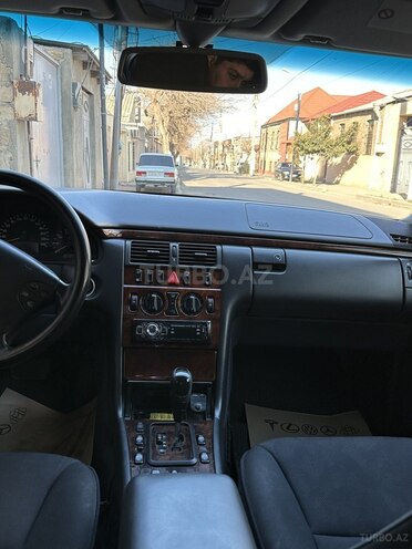 Mercedes E 200 2000, 250,000 km - 2.0 l - Gəncə