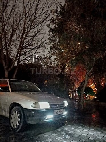 Opel Astra 1992, 350,000 km - 1.6 l - Bakı