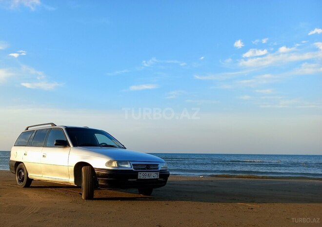 Opel Astra 1992, 350,000 km - 1.6 l - Bakı