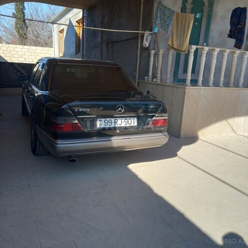 Mercedes E 220 1993, 576,670 km - 2.2 л - Ağcabədi