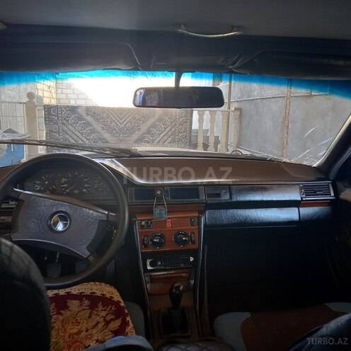 Mercedes E 220 1993, 576,670 km - 2.2 л - Ağcabədi