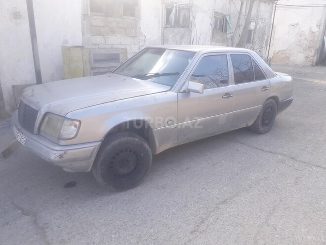Mercedes E 250 1991, 286,000 km - 2.5 l - Bakı