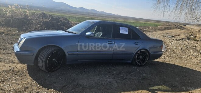Mercedes E 270 1999, 416,542 km - 2.7 л - Ağstafa