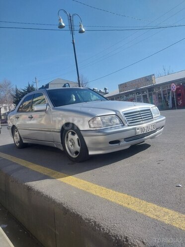 Mercedes C 230 2000, 409,000 km - 2.3 l - Qax