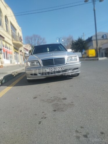 Mercedes C 230 2000, 409,000 km - 2.3 l - Qax