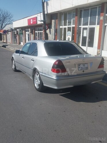 Mercedes C 230 2000, 409,000 km - 2.3 l - Qax