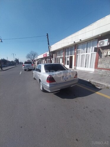 Mercedes C 230 2000, 409,000 km - 2.3 l - Qax