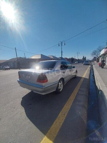 Mercedes C 230 2000, 409,000 km - 2.3 l - Qax