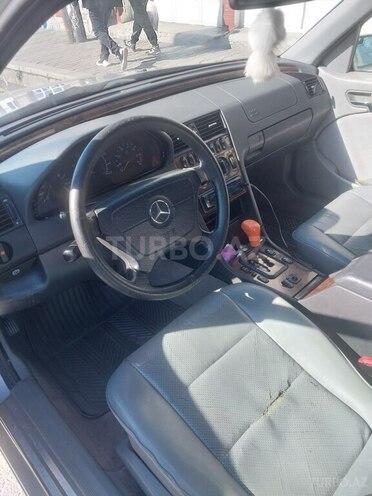 Mercedes C 230 2000, 409,000 km - 2.3 l - Qax