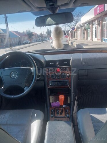 Mercedes C 230 2000, 409,000 km - 2.3 l - Qax