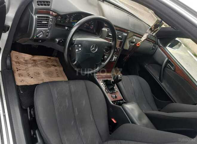 Mercedes E 200 2000, 323,451 km - 2.0 l - Bakı
