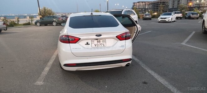Ford Fusion 2015, 165,000 km - 1.5 л - Qazax