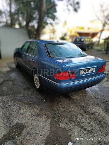 Mercedes E 240 1999, 269,000 km - 2.4 л - Bakı