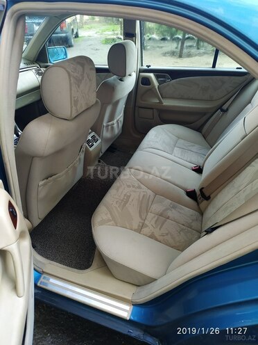 Mercedes E 240 1999, 269,000 km - 2.4 л - Bakı