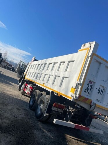 HOWO Sinotruk 2022, 88,000 km - 11.0 л - Gədəbəy