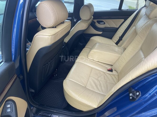 BMW 525 2001, 400,000 km - 2.5 l - Bakı
