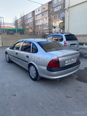 Opel Vectra 1998, 235,000 km - 1.6 л - Sumqayıt